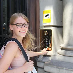 alternative-creative-youth-hostel-barcelona.topbarcelonahotels.com/