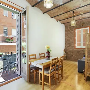 sagrada-familia-apartment-balcony.catalonia-hotels.com/
